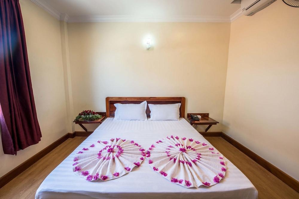 Seng Hout Hotel Battambang Buitenkant foto