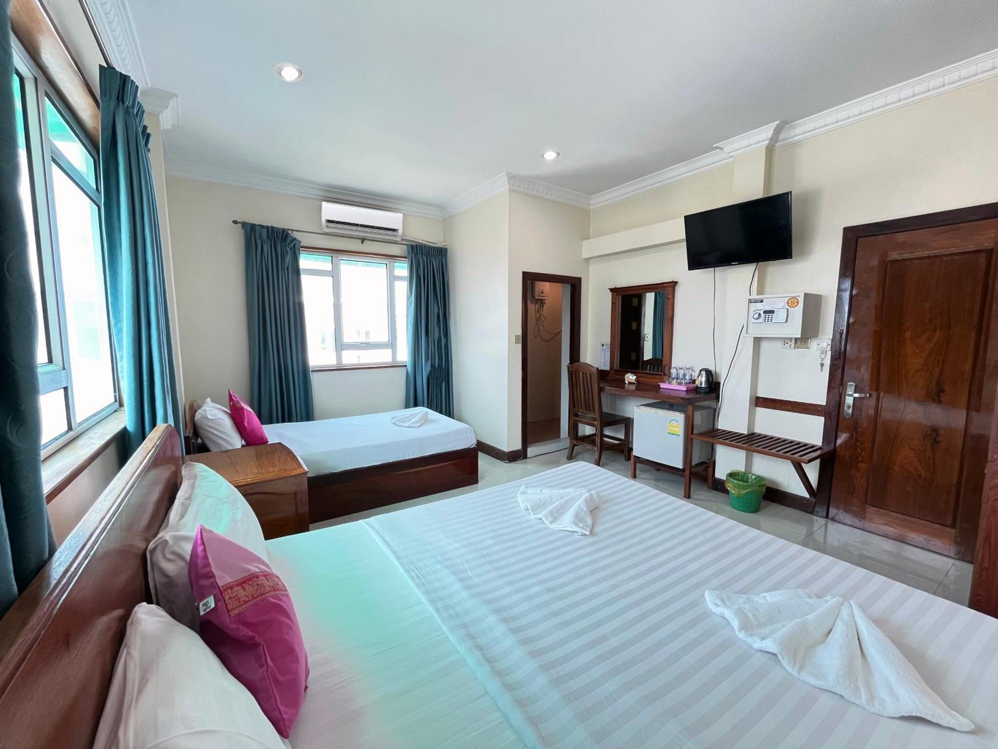 Seng Hout Hotel Battambang Buitenkant foto