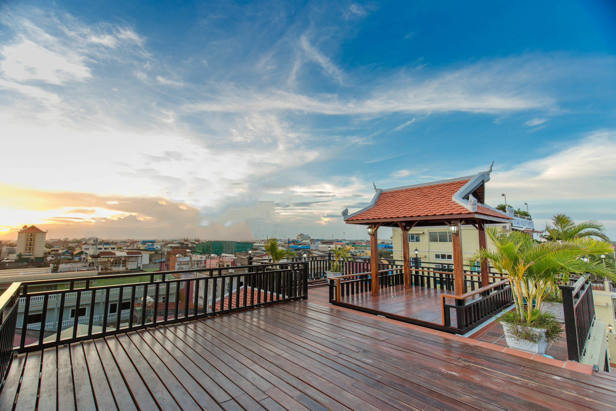 Seng Hout Hotel Battambang Buitenkant foto