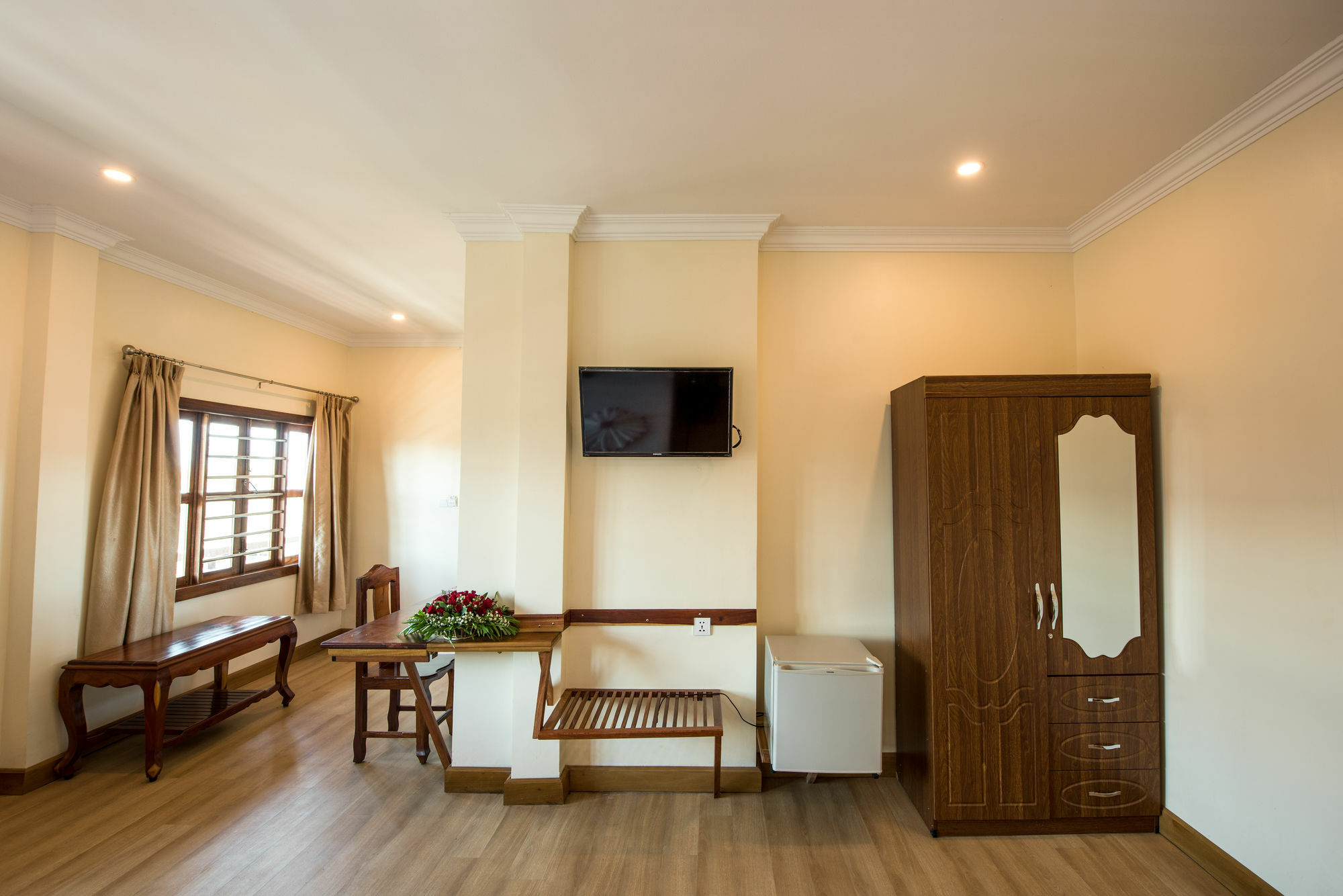 Seng Hout Hotel Battambang Buitenkant foto